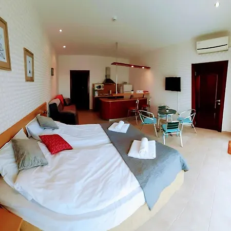 Miramar Palace - Planeta 614