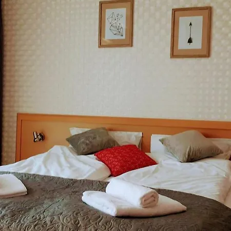 Miramar Palace - Planeta 614 Apartment